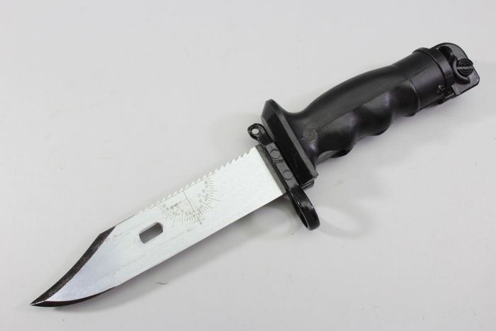 Kampfmesser 87 Überlebensmesser KM 87 der Nationalen Volksarmee mit kompl. Überlebenskapsel im Griff, original