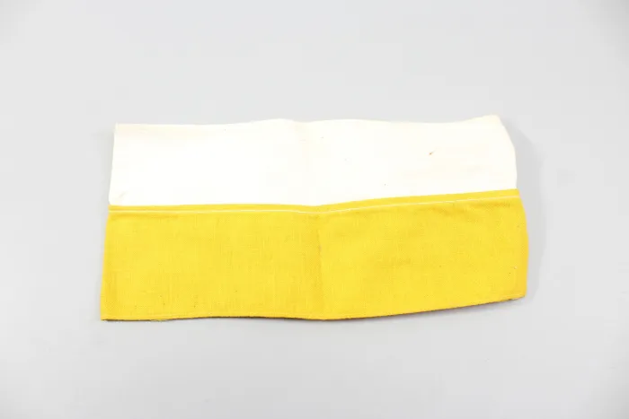 Armbinde schlesischer Katholiken in weiss Gelb, gestempelt