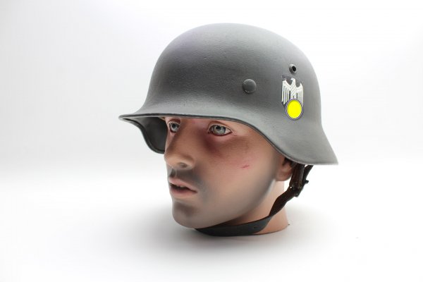 Wehrmacht M 40 EF 66/21478 Stahlhelm mit Trägername, einem Abzeichen im Top Zustand