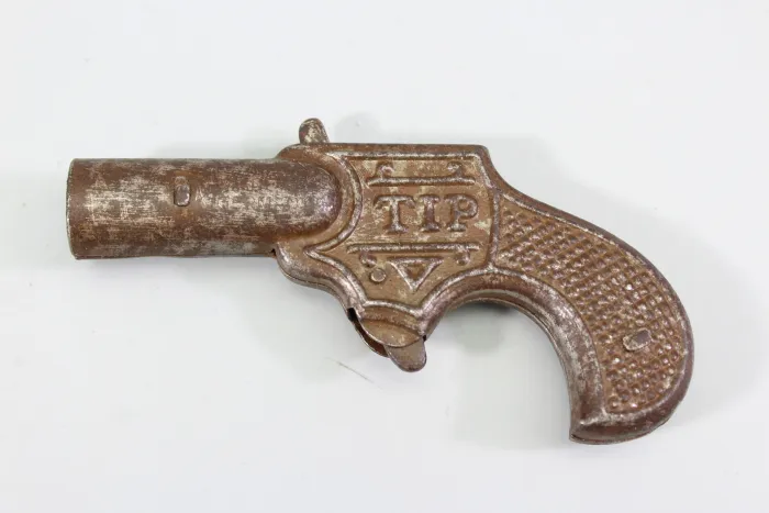 Antike Kinder Spielzeug-Knallkorkenpistole der Marke TIP, hergestellt in Deutschland ca 1930