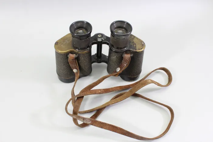 Sowjetische Militärfernglas aus dem Zweiten Weltkrieg 1940 , Modell 6x30