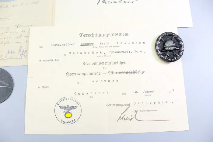 Originaler Nachlass des Soldaten Theodor Wellmann aus dem 1. & 2. Weltkrieg, Tapferkeitsmedaille als Musketier bei Liuilly Marne 02.09.1918 mit Gravur, Urkunde, Wehrpass