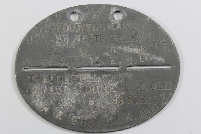 Originaler Nachlass des Soldaten Theodor Wellmann aus dem 1. & 2. Weltkrieg, Tapferkeitsmedaille als Musketier bei Liuilly Marne 02.09.1918 mit Gravur, Urkunde, Wehrpass