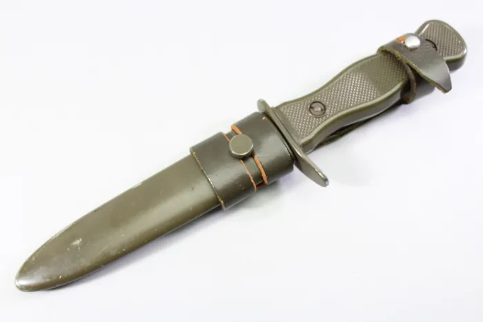 Originales Bundeswehr Kampfmesser alter Art OFW 73mit Koppelschuh,
