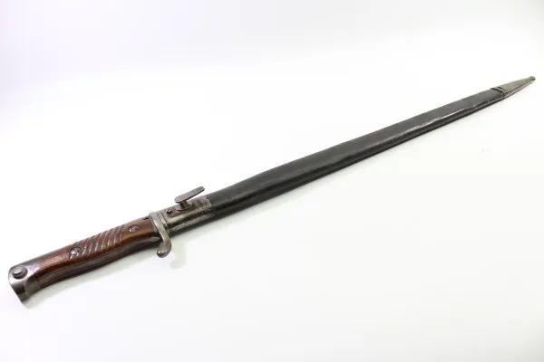 World War I Saxony, bayonet model 1898 with troop stamp, acceptance stamp, leather scabbard, Saxon ruler's monogram, maker's mark Simson & Co. Suhl Solingen