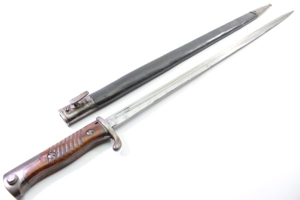 World War I Saxony, bayonet model 1898 with troop stamp, acceptance stamp, leather scabbard, Saxon ruler's monogram, maker's mark Simson & Co. Suhl Solingen