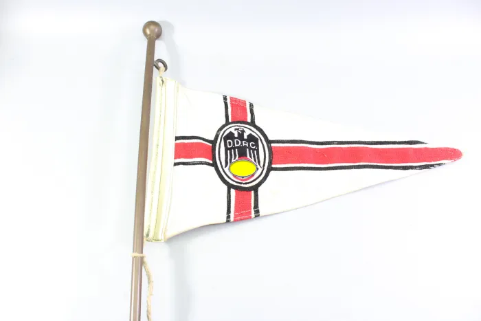 Kraftfahrstander des deutschen Automobil – Club DDAC Wimpel 1933 – 1944 für ein Auto – Motorrad als Dienstfahrzeug