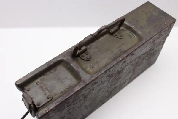 Wehrmacht MG ammunition box made of sheet metal, unit and lettering