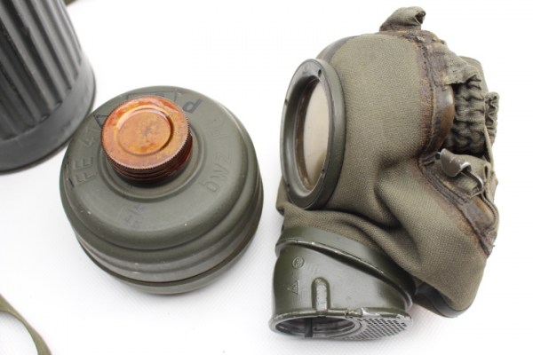 Ww2 gas mask, gas mask box Auer RL 31/3 with fabric mask and filter, unused