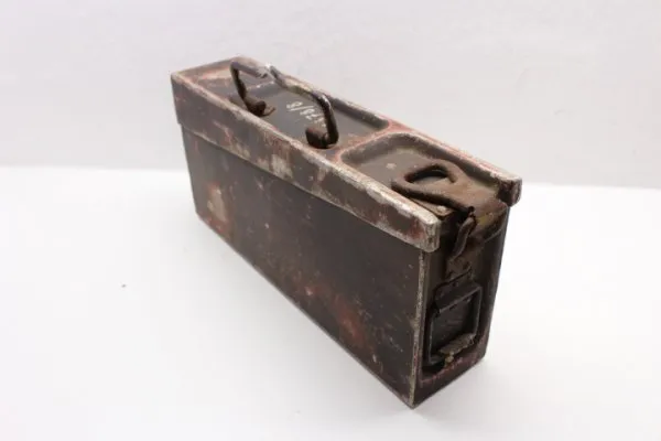 MG ammunition box 7 belt box with WaA, year of manufacture, manufacturer and unit