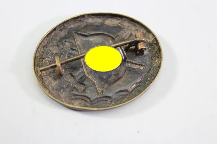 1939 Wound Badge in Black, worn, brass