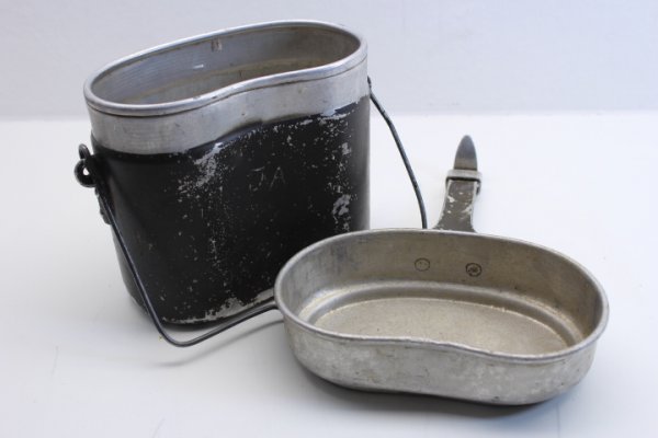 Wehrmacht dinnerware, cookware, food bowl of the Wehrmacht, without use in the dishes, manufacturer