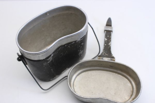 Wehrmacht dinnerware, cookware, food bowl of the Wehrmacht, without use in the dishes, manufacturer