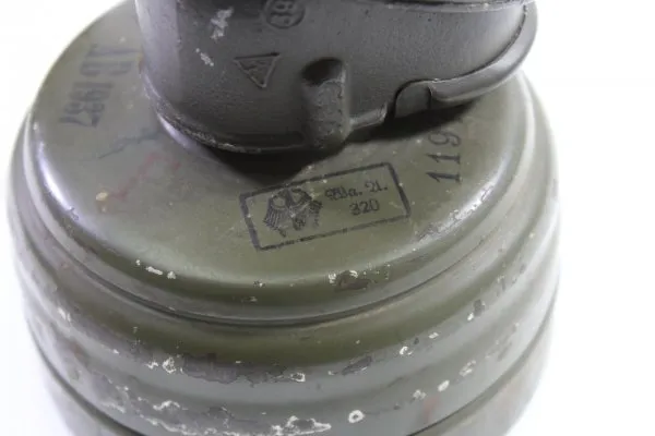 Gas mask can, manufacturer ebu 43 with gas mask 1937