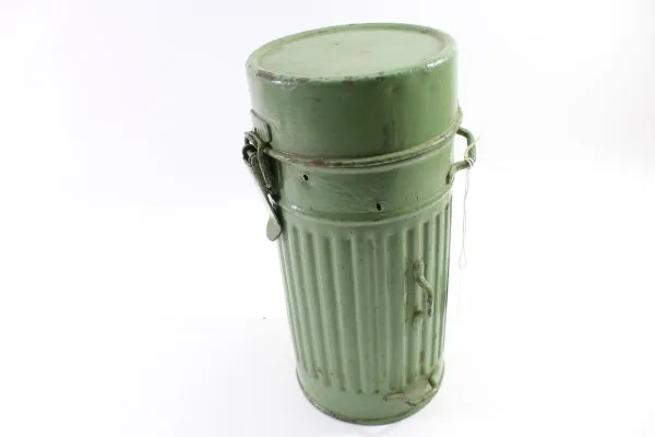 Gas mask can, manufacturer F.F.A 1935