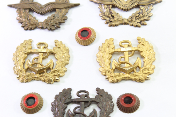 Konvolut 14 Abzeichen BW auf Pappbogen