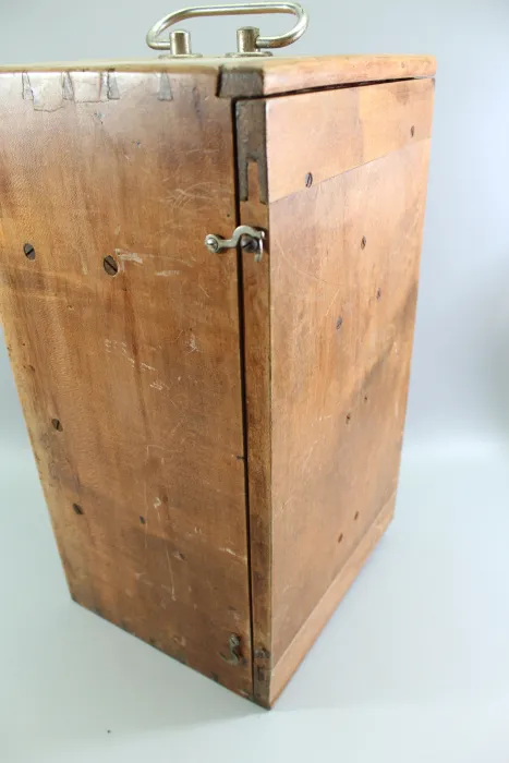 Originale Schmidtsche Feldwaage zum Erkunden von Bodenschätzen 1937 im Transportkasten