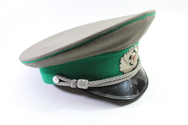 Peaked cap, border troops of the GDR, original piece officer, size 57, cockade, NVA