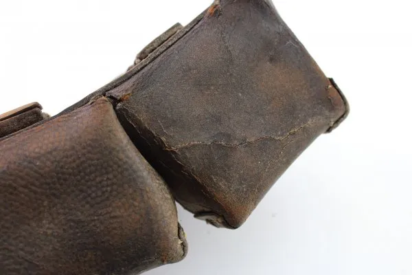 Wehrmacht cartridge pouch for the K98 Leather needs to be greased