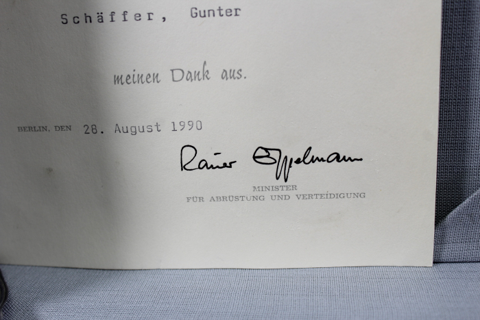 NVA Ehrengeschenk 25 Jahre Treue Dienste KOMPLETT: Miniaturdolch & seltene Urkunde 1990 (Rainer Eppelmann)