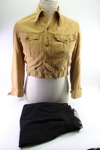 HJ Uniform mit Jacke und HJ Hose
