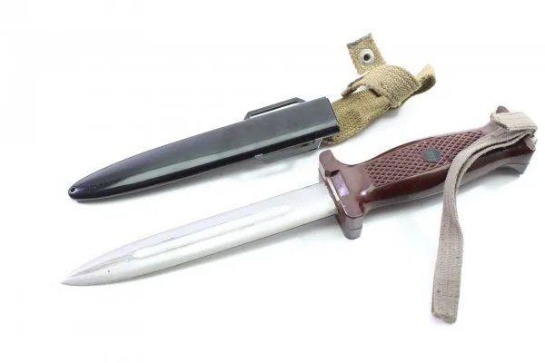 DDR NVA combat knife M66 in the box is an extremely rare piece!