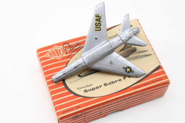 Flugzeug Busch u. Co. Plastics Super Sabre F100 C
