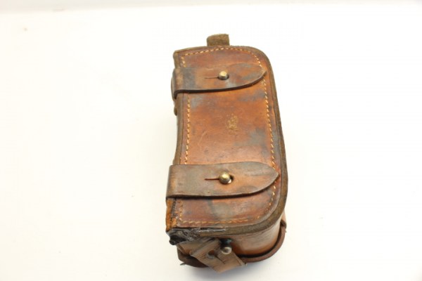 Wehrmacht / leather bag, medical bag for the paddock, Army S & L stamped 1937