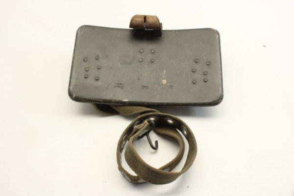 Brustplatte für das Dreibein zum Entfernungsmesser 34 , datiert 1940, originallack