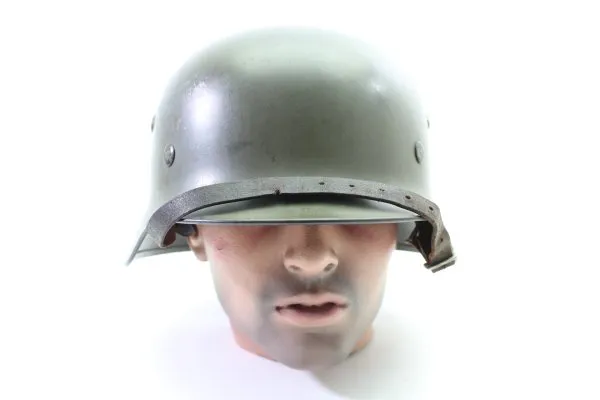 Ehem. SS / Wehrmachtshelm Helm M35 Apfelgrün mit Doppelemblem und Abnahmestempel