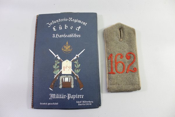 Decorative cover of the 3rd Hanseatic Infantry Regiment Lübeck and original shoulder strap