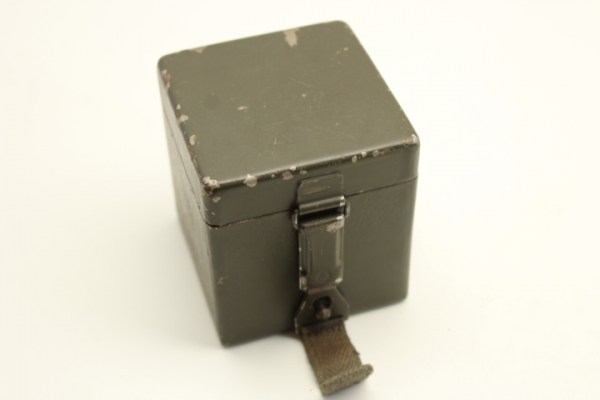Wehrmacht battery box for optical lighting, reticle lighting, scissor telescope and distance meter EM, manufacturer fwq