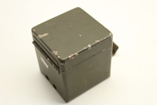 Wehrmacht Batteriekasten für Optikbeleuchtung ,Strichplattenbeleuchtung Scherenfernrohr und Entfernungsmesser EM, Hersteller fwq