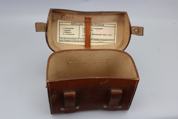 Leather bag, medical bag for the belt, Wehrmacht / Army