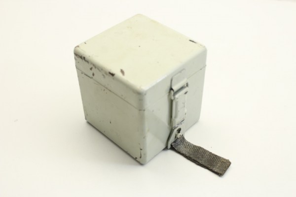 Wehrmacht battery box for reticle lighting optical devices, scissors telescope and range finder EM, manufacturer fwq and WaA