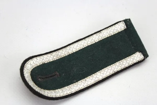 Wehrmacht army shoulder board for sergeant of the pioneers