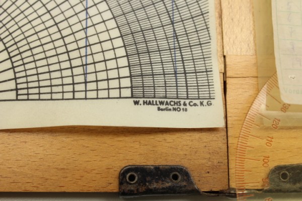 Wehrmacht Holzkasten mit Schießspinne, Gitternetz und Zielspinne