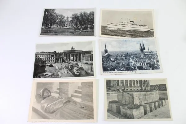 Set consisting of 53 different postcards