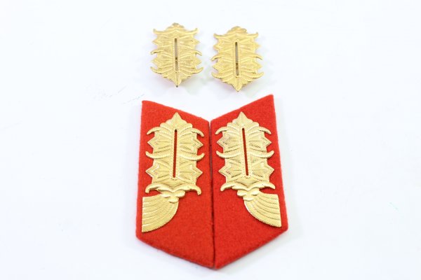 DDR NVA Ärmelpatten für Generalsuniformen u. Kragenspiegel Landstreitkräfte NVA General