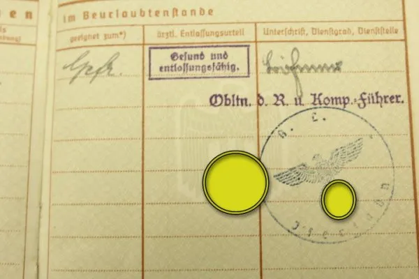 Wehrmacht  Wehrpass im originalem seltenen Wehrpass Pappschuber  mit Hersteller