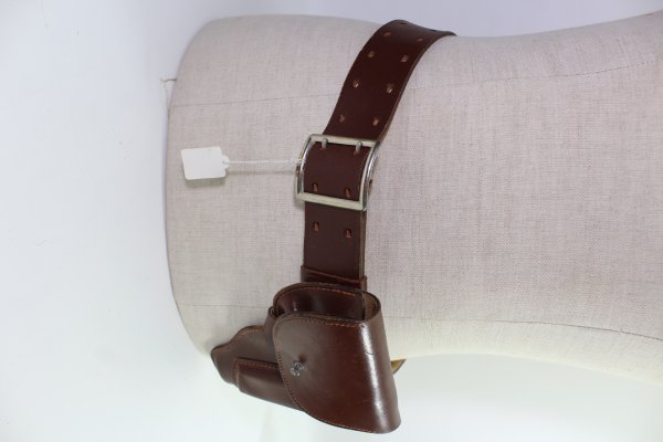 Pistolenhalfter P64 Makarow braunem Lederkoppel DDR NVA Offizier Koppel