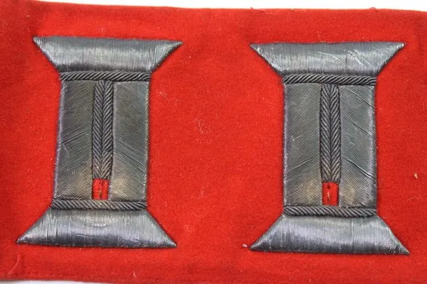 Wehrmacht Heer Ärmelaufschlag für den Waffenrock mit 2 Patten für Generale