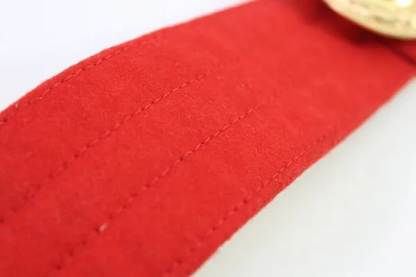Feldbinde Gold Tresse auf rotem Tuch