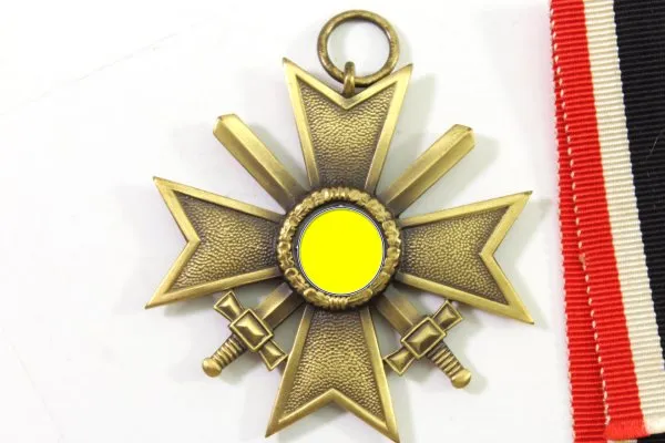 Kriegsverdienstkreuz 2. Klasse mit Schwertern in Verleihtüte