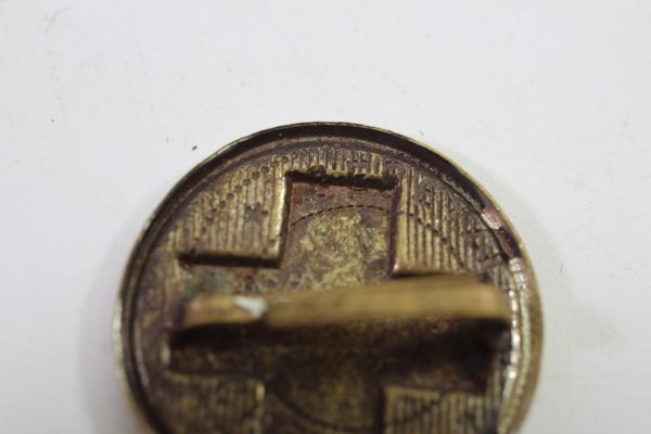 2 Rot Kreuz Abzeichen, Emailliert und gesetzlich geschützt