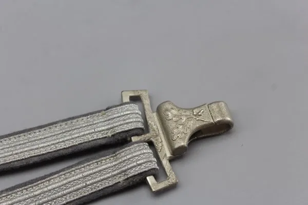 DDR NVA officers' honor dagger, manufacturer Mühlenhausen with 3-hole hanger in a box with the same number, dagger Officer