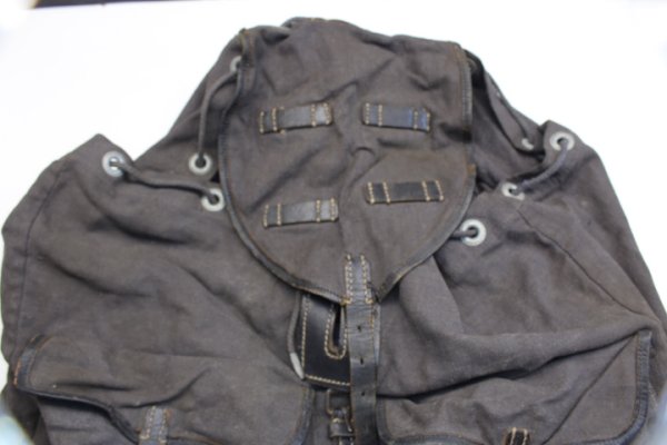 Ww2 Wehrmacht backpack of the Luftwaffe 1942 m. Manufacturer