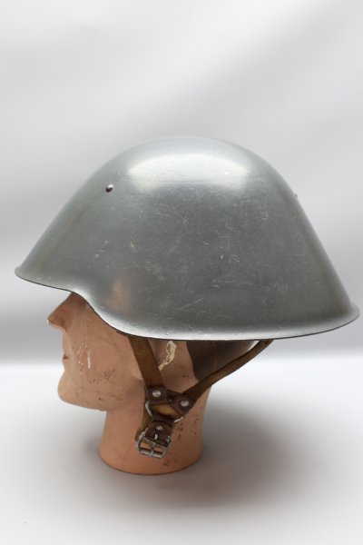 Der NVA-Stahlhelm 1. Modell