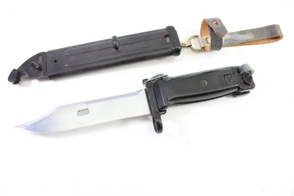 DDR Kampfmesser NVA Seitengewehr / Bajonett AK47 M59 für Gewehr Kalaschnikow