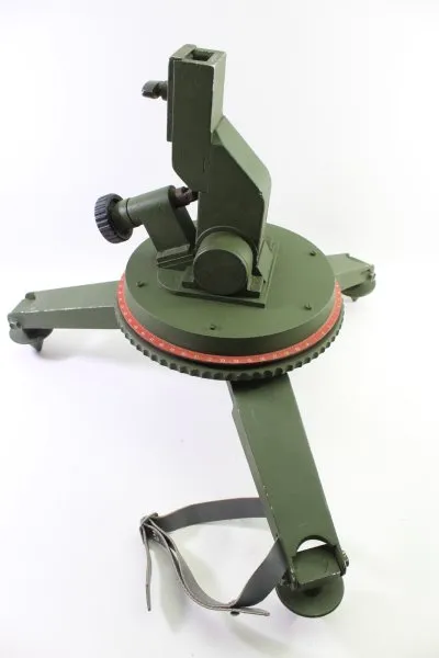 NVA Carl Zeiss Jena Dreibein Stativ für Entfernungsmesser EM 61